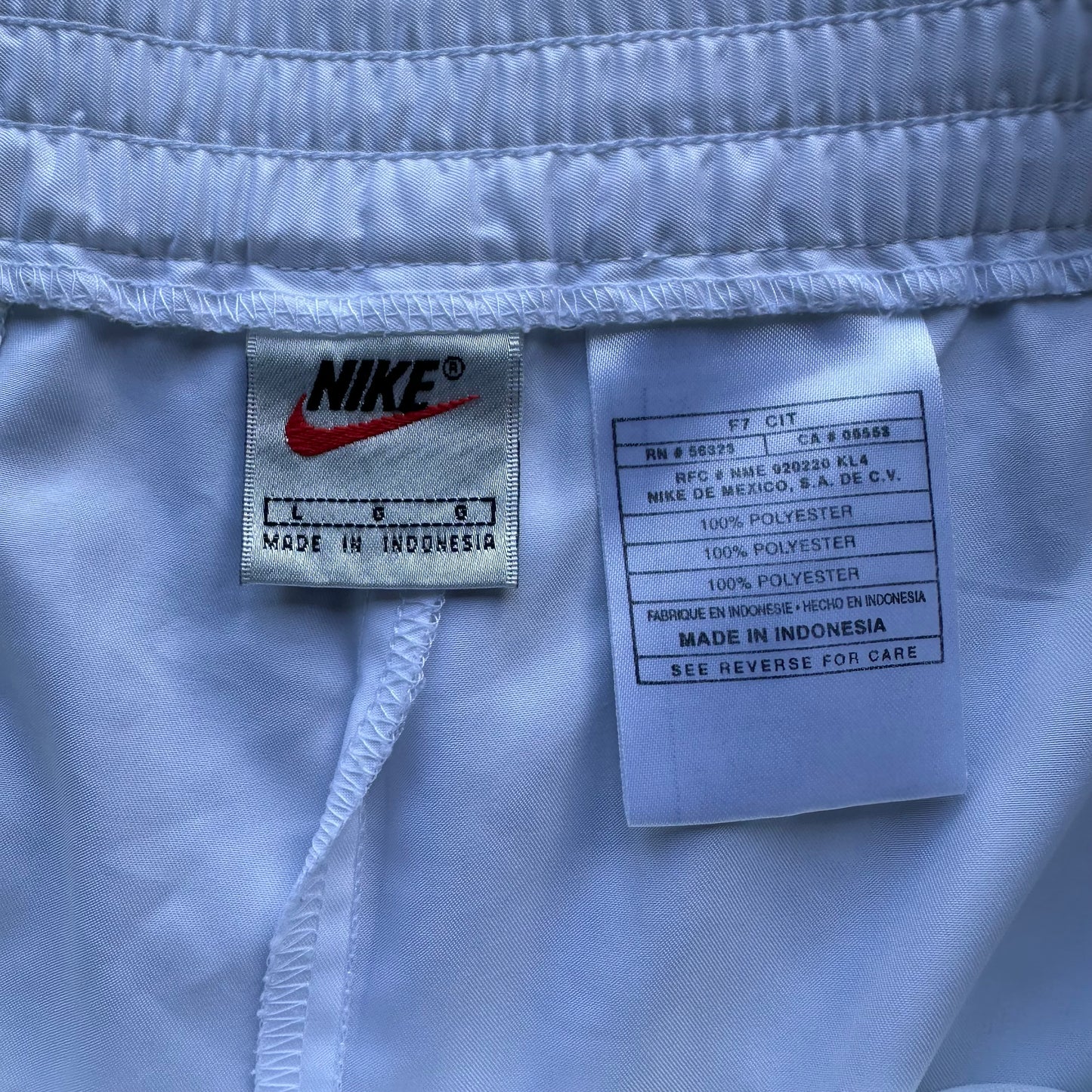 (L) 90s Nike Tennis Court Shorts